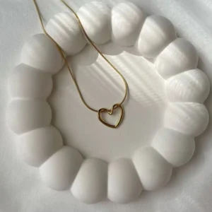 crystal heart neckpiece